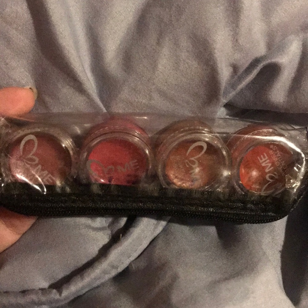 ME - LIP ADDICTION II MAKEOVER ESSENTIALS LIPS